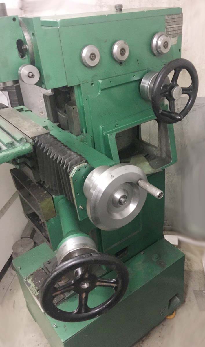 Загальний вигляд  фрезерного верстата 6712 широкоуніверсального